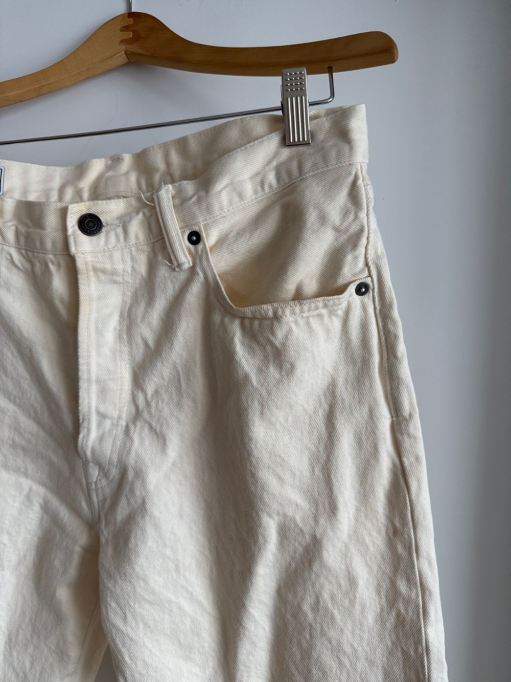 Gap 90’s Straight Fit Denim in Ecru - 31x30